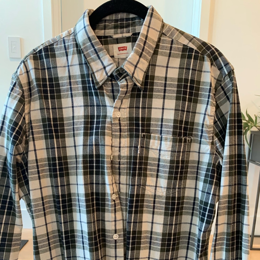 Levi’s Button Up Shirt